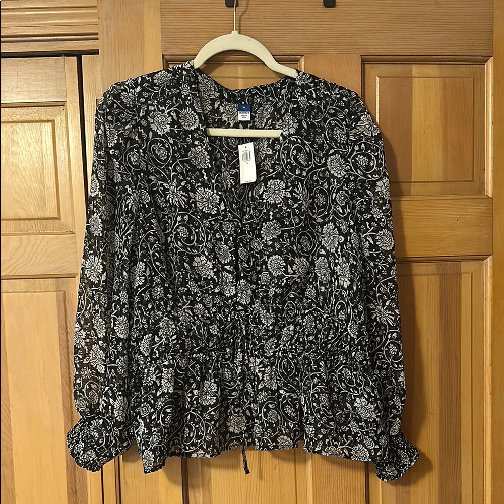 Old Navy Black and White Floral Blouse